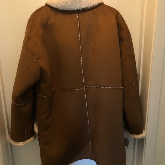 Aritzia Shearling Coat - Picture 5 of 8
